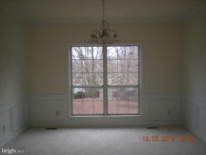 6705 Kelly Road Warrenton, VA 20187 - Photo 12 of 16 Dining Room