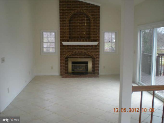 6705 Kelly Road Warrenton, VA 20187 - Photo 6 of 16 Family Room