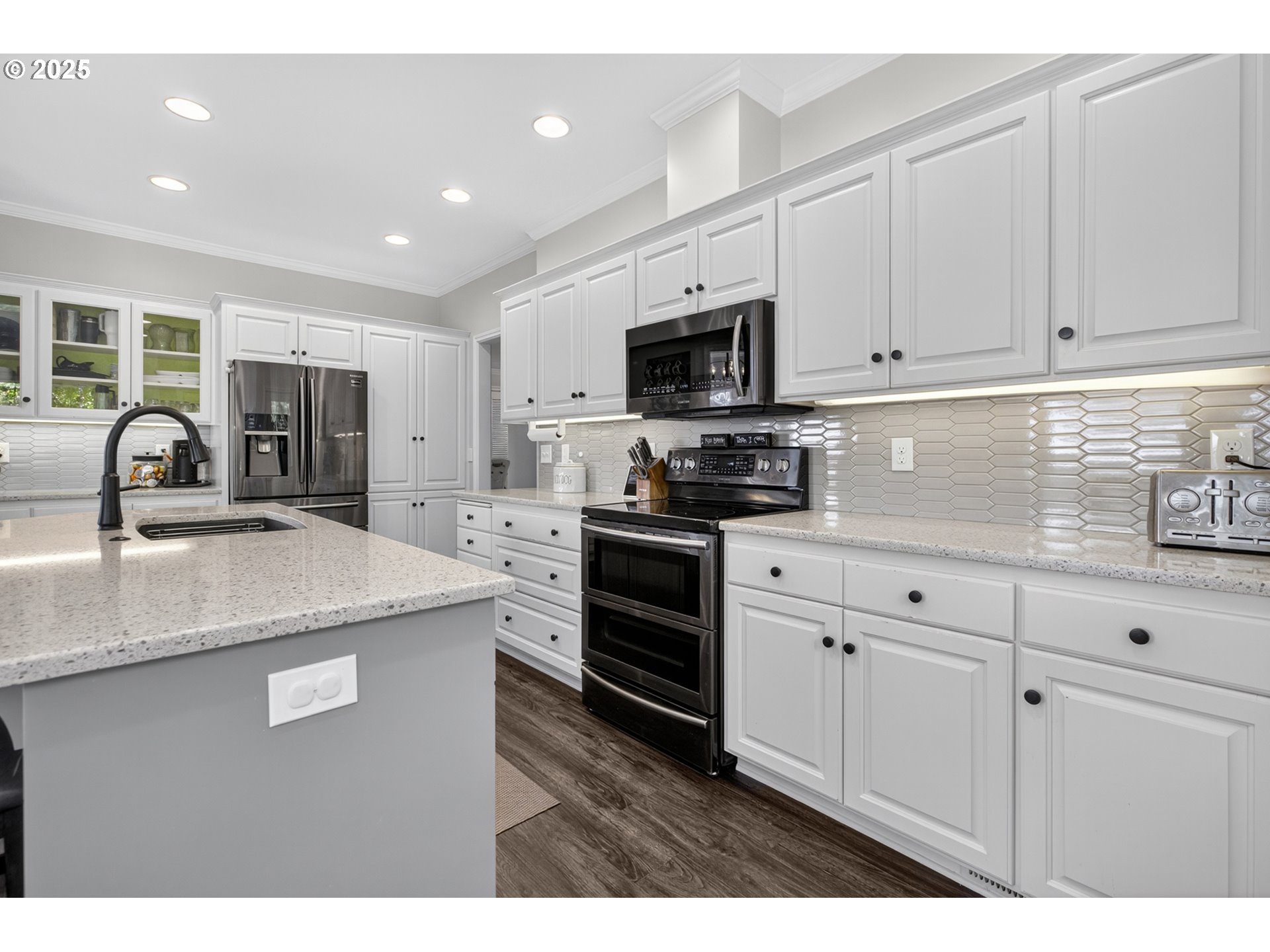 32810 Sisters Loop Eugene, OR 97405 - Photo 18 of 47