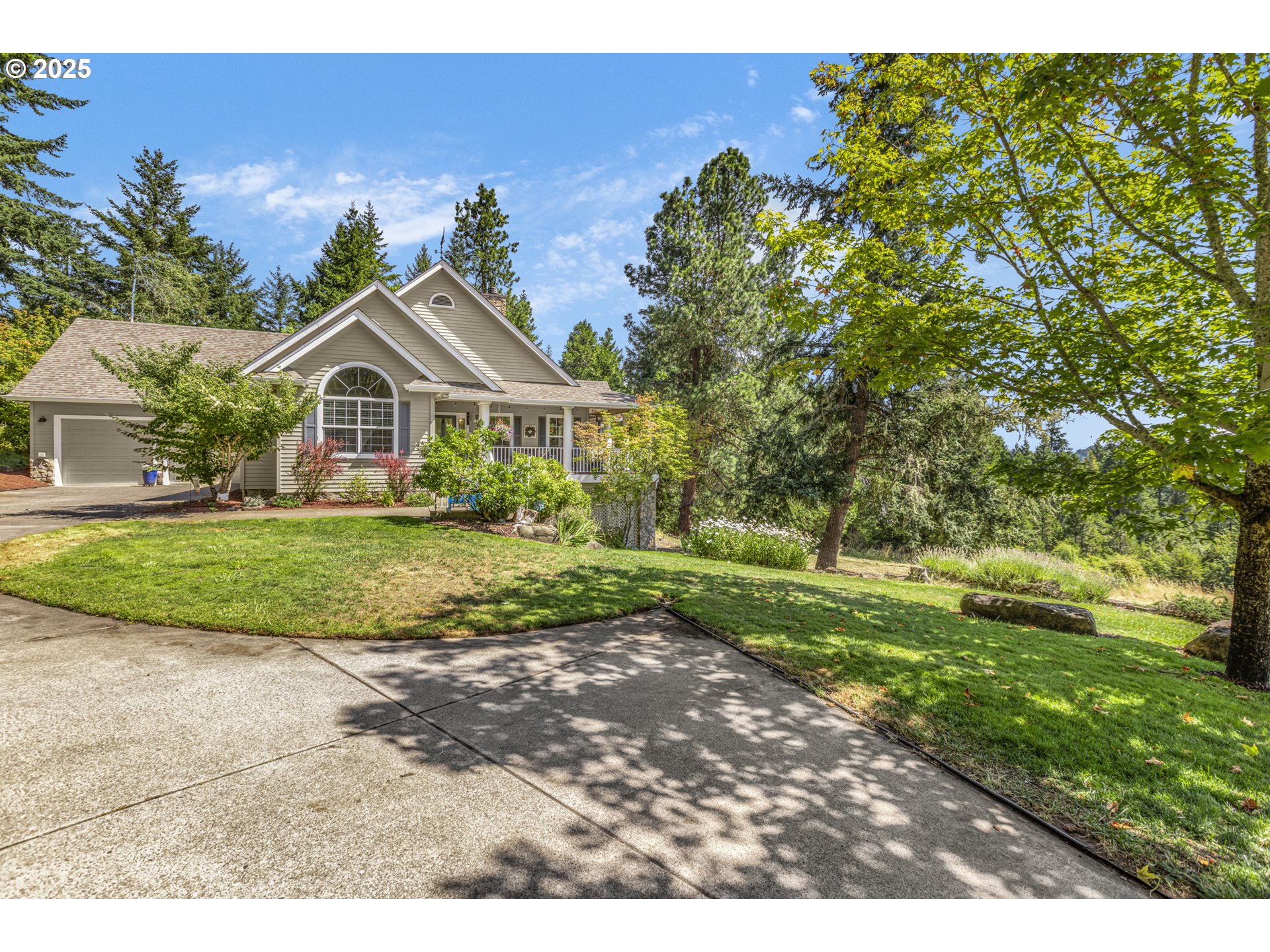 32810 Sisters Loop Eugene, OR 97405 - Photo 3 of 47