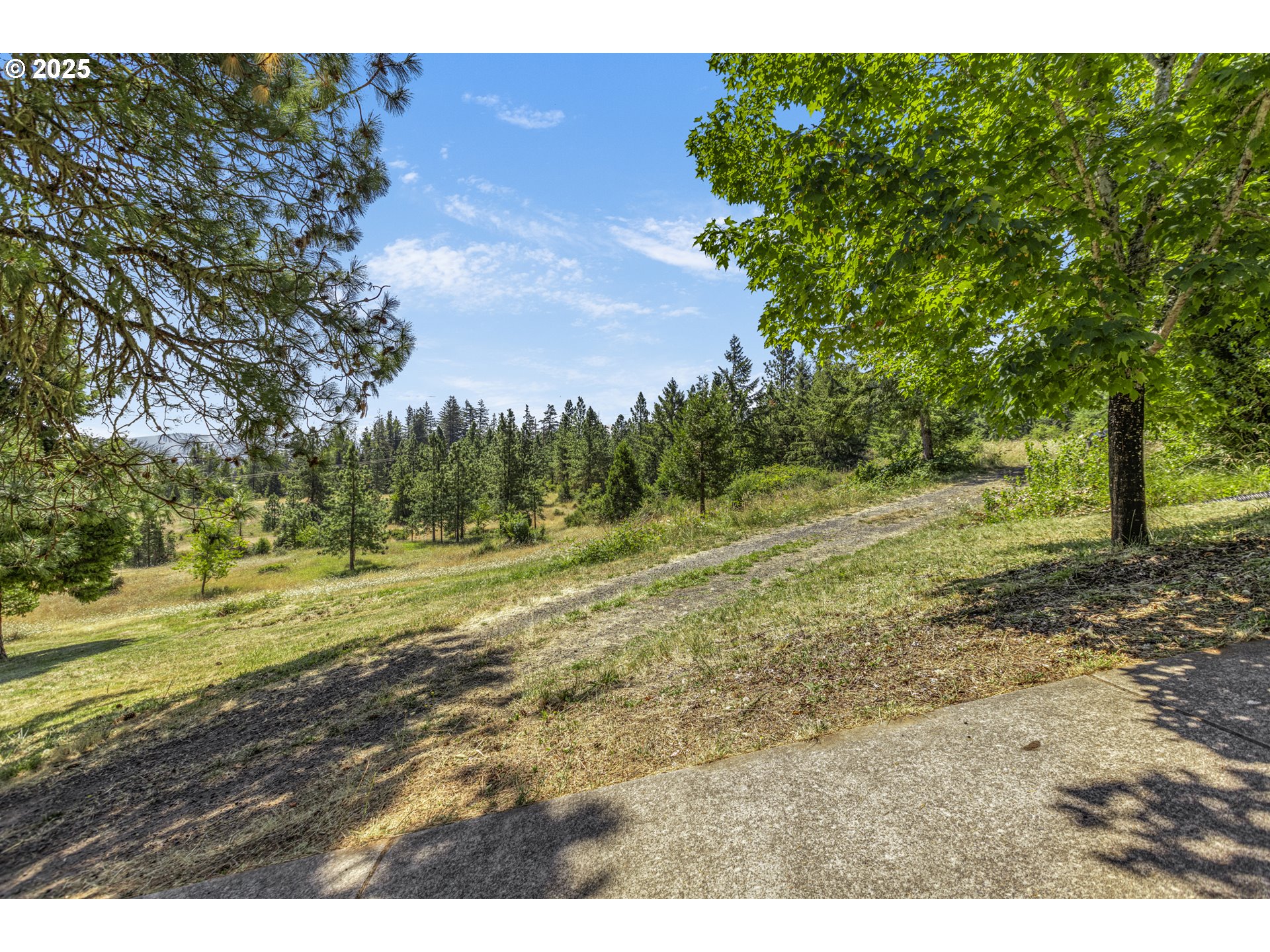 32810 Sisters Loop Eugene, OR 97405 - Photo 5 of 47