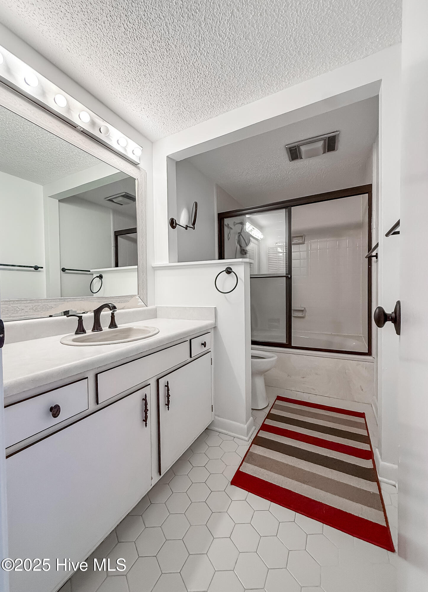 10 Pine Tree Road, Unit 203 Pinehurst, NC 28374 - Photo 20 of 42 Primary Bathroom with Shower/Tub Combo