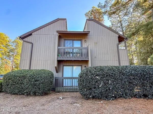 $325,000 | 10 Pine Tree Road, Unit 203, Pinehurst, NC 28374