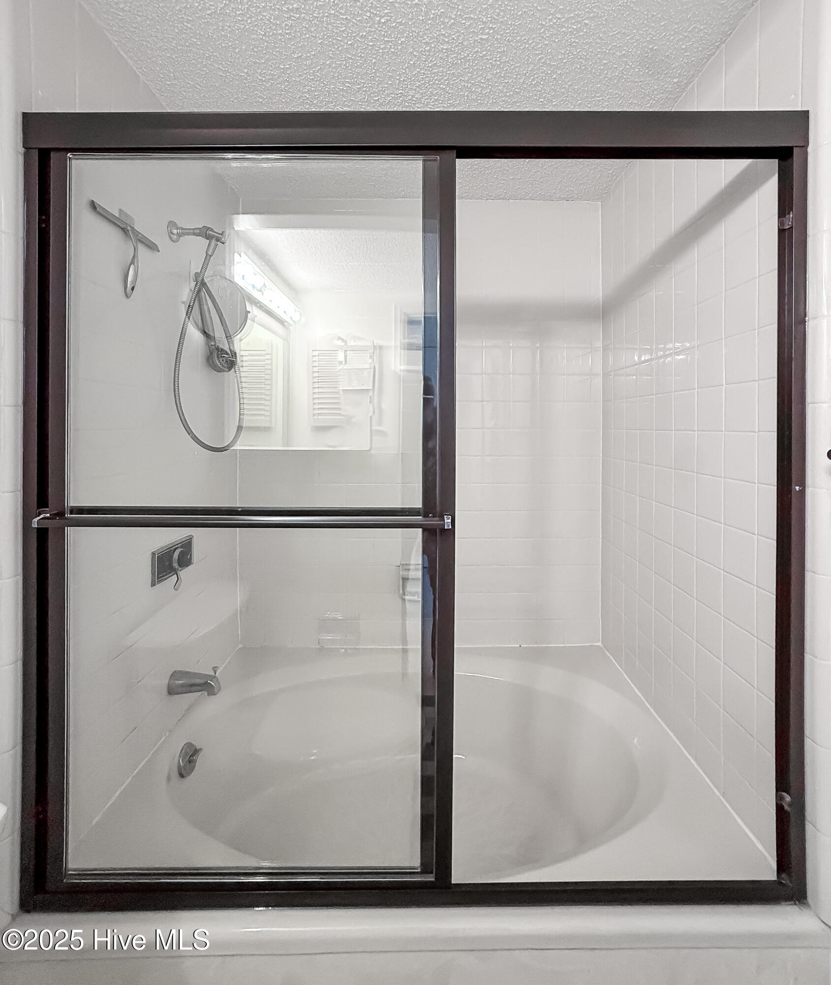10 Pine Tree Road, Unit 203 Pinehurst, NC 28374 - Photo 21 of 42 Primary Bathroom with Shower/Tub Combo