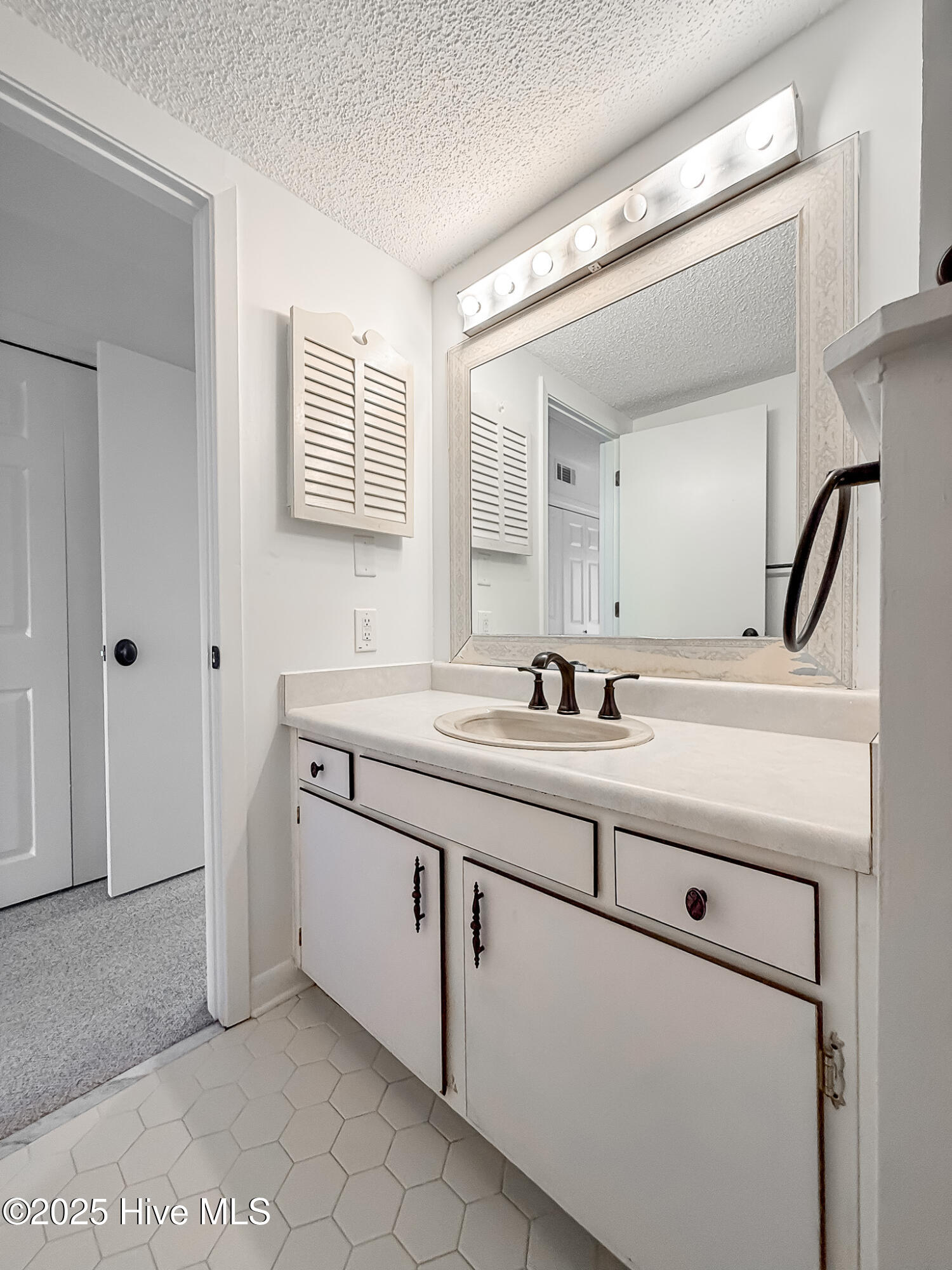 10 Pine Tree Road, Unit 203 Pinehurst, NC 28374 - Photo 22 of 42 Primary Bathroom with Shower/Tub Combo