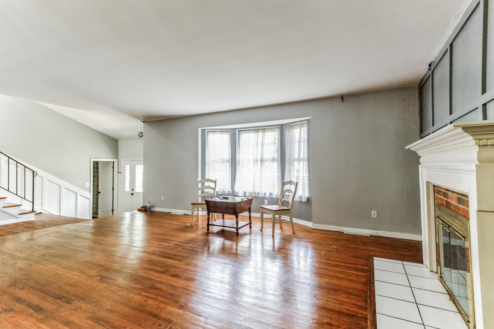 2338 McCoy Road Columbus, OH 43220 - Photo 2 of 30 Living Room