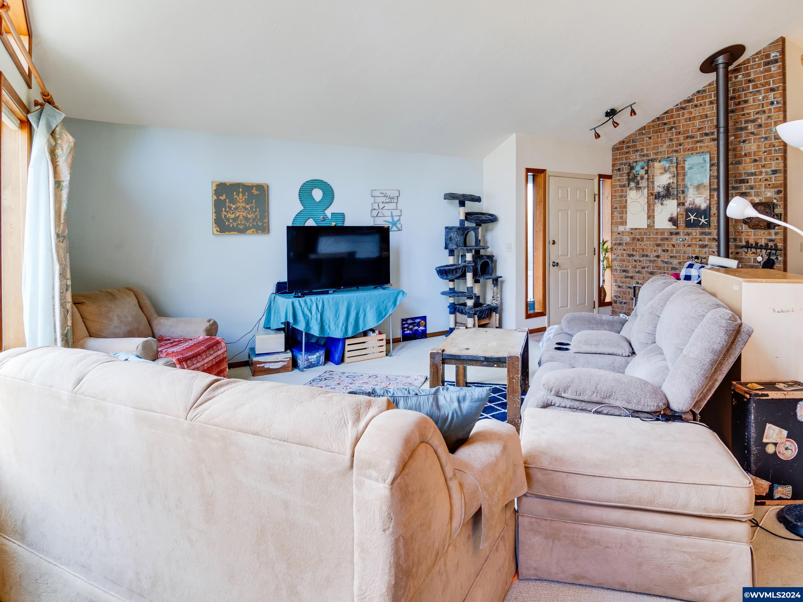 341 Combs Circle Yachats, OR 97498 - Photo 15 of 33
