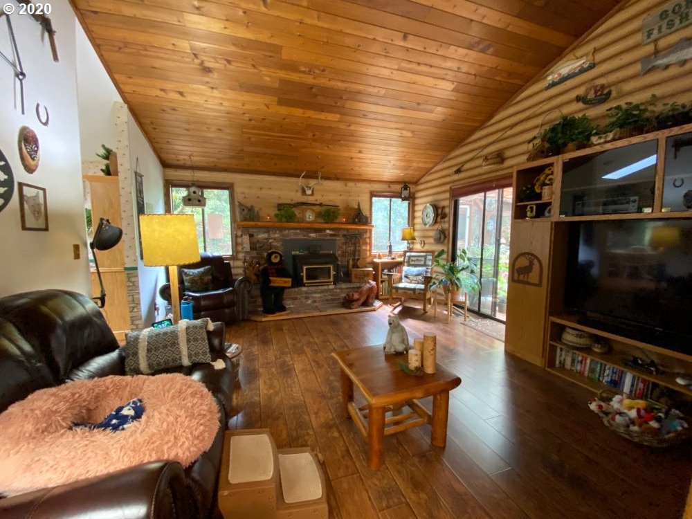 83699 Clear Lake Road Florence, OR 97439 - Photo 3 of 27 Gallery Image 3