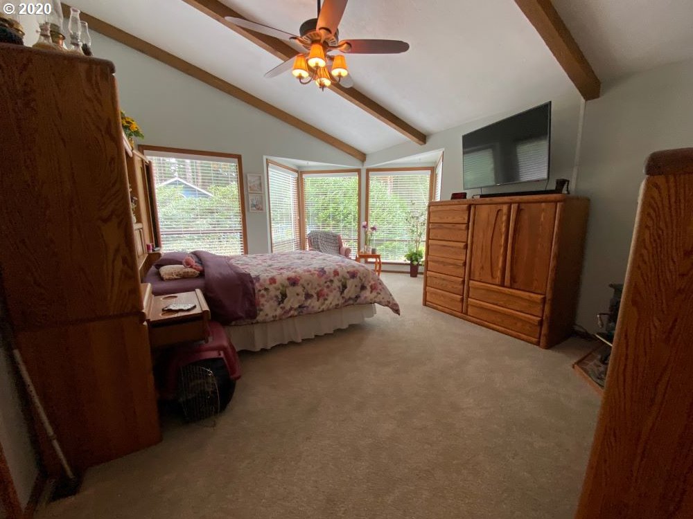 83699 Clear Lake Road Florence, OR 97439 - Photo 8 of 27 Gallery Image 8
