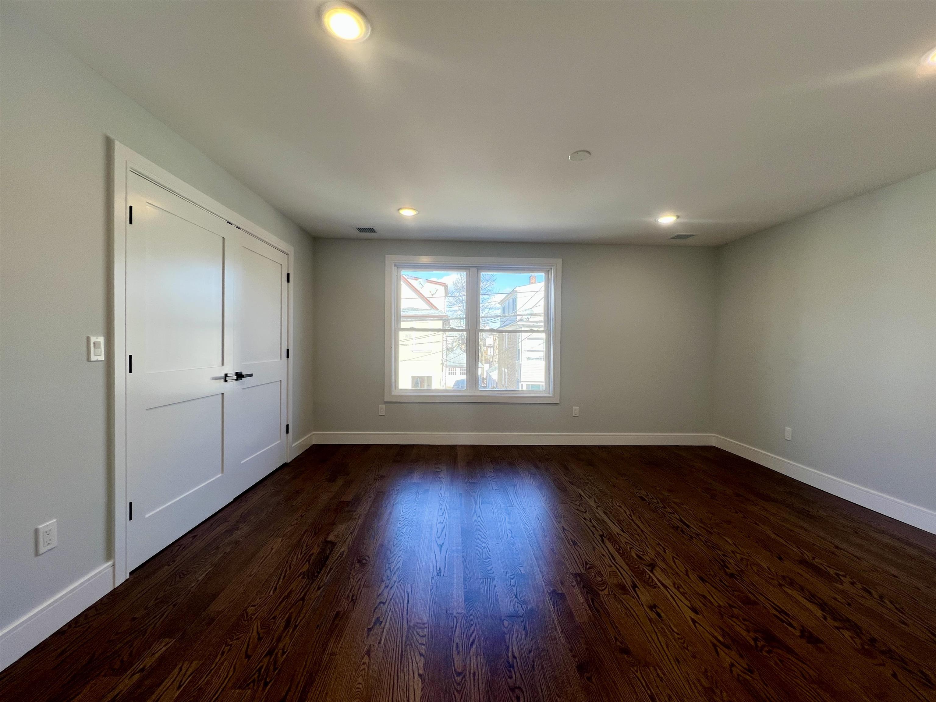 48 Tuttle Street, Unit B Wallington, NJ 07057 - Photo 3 of 16