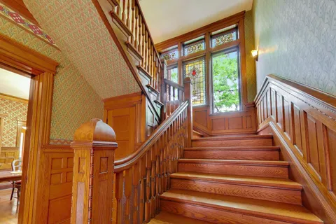 $1,250,000 | 245 North Kenilworth Avenue, Oak Park, IL 60302