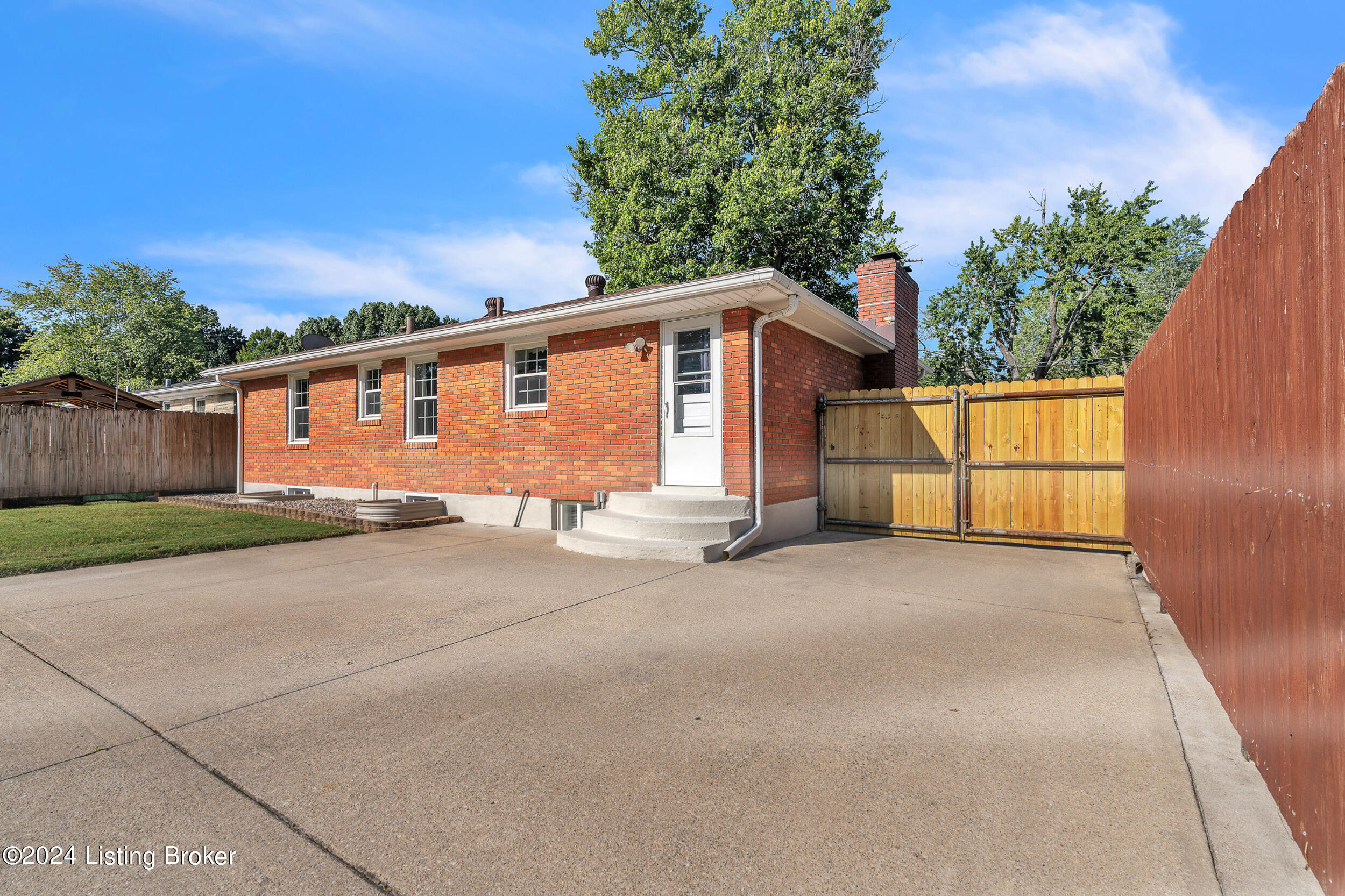 8011 Bluebonnet Road Louisville, KY 40258 - Photo 24 of 36 8011 Bluebonnet Rd