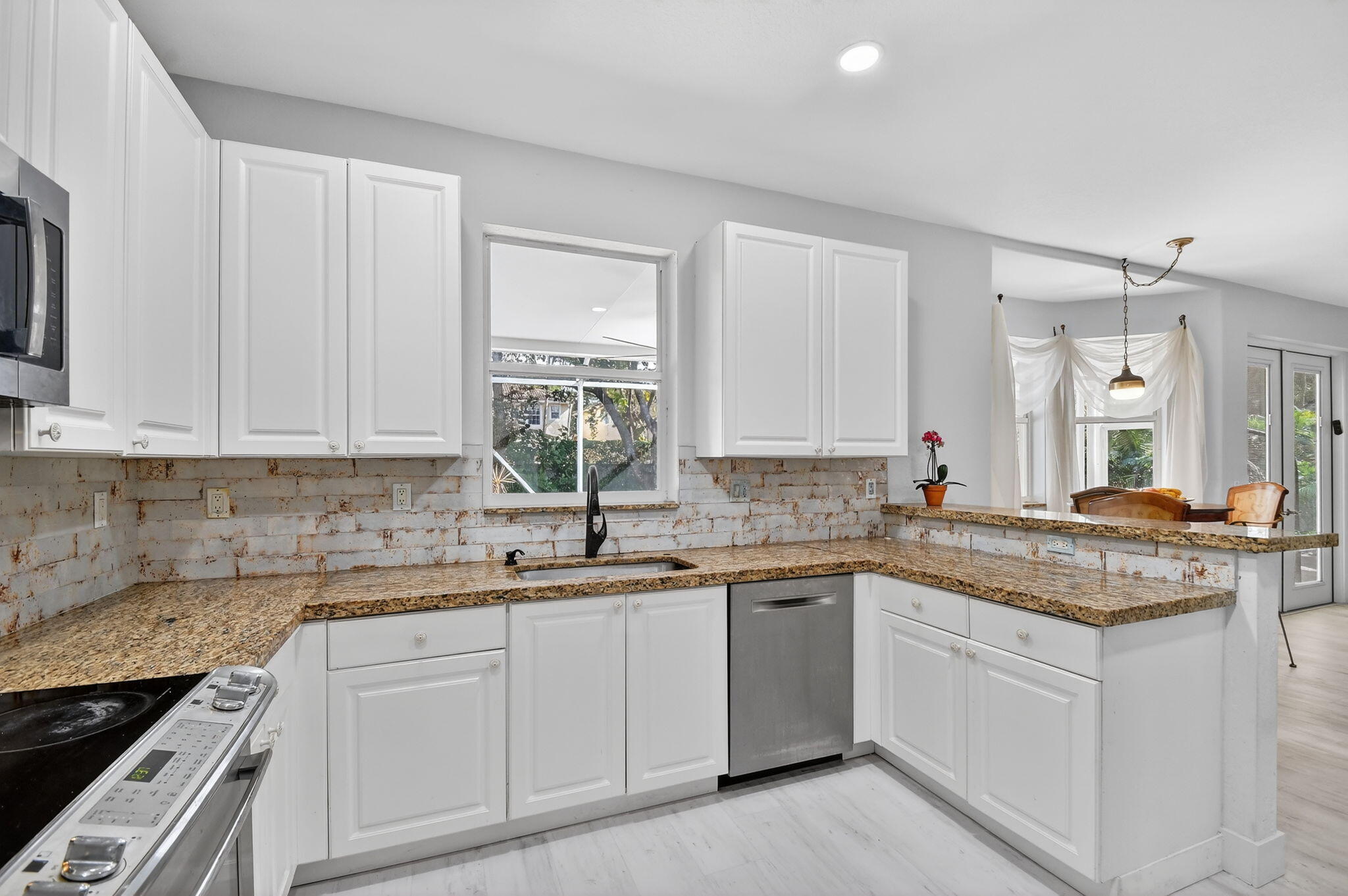 1605 East Classical Boulevard Delray Beach, FL 33445 - Photo 16 of 34 Kitchen