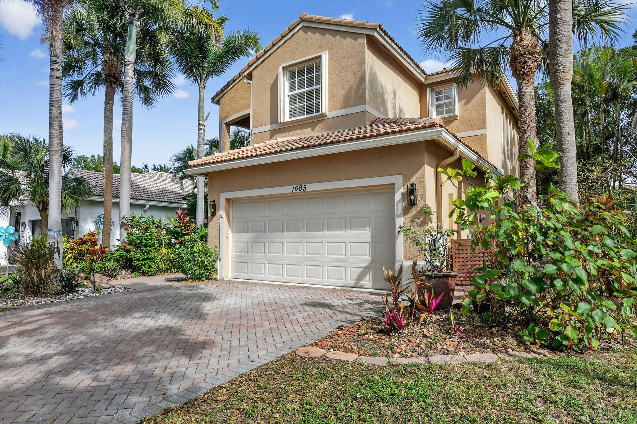 1605 East Classical Boulevard Delray Beach, FL 33445 - Photo 2 of 34 Exterior