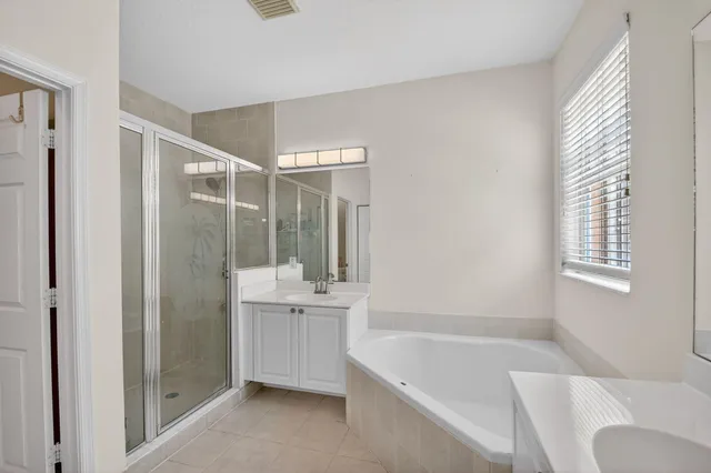 $4,700 | 1605 East Classical Boulevard, Delray Beach, FL 33445