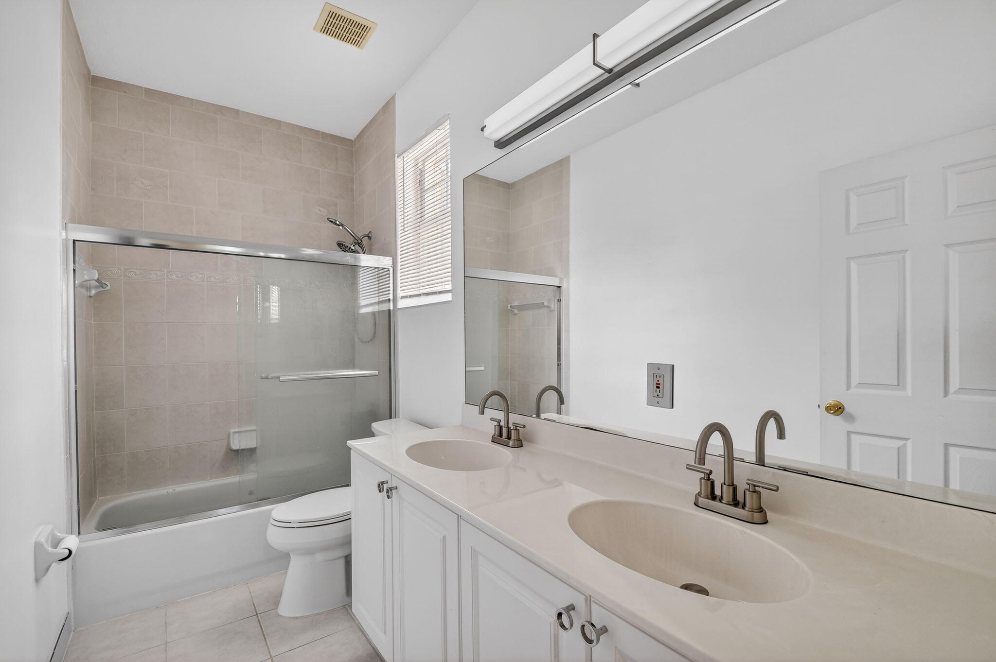 1605 East Classical Boulevard Delray Beach, FL 33445 - Photo 30 of 34 Bath 2