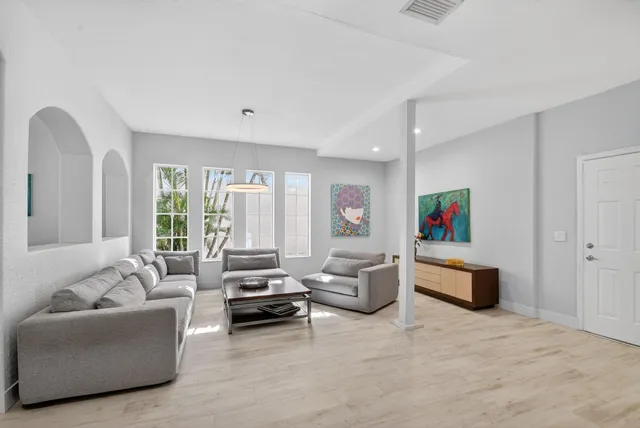 $4,700 | 1605 East Classical Boulevard, Delray Beach, FL 33445