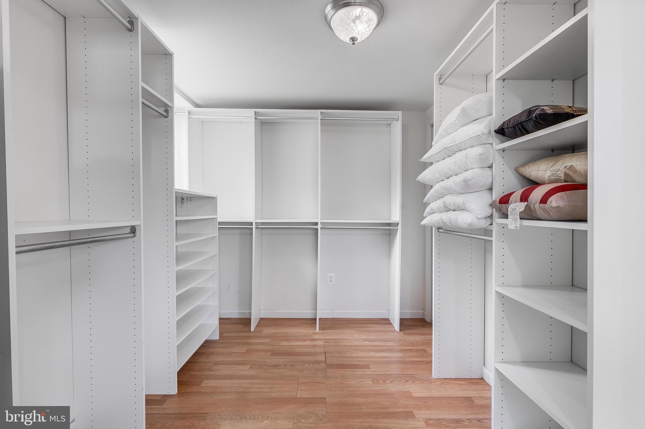 6624 Telegraph Road Alexandria, VA 22310 - Photo 18 of 36 a view of a room with shelf