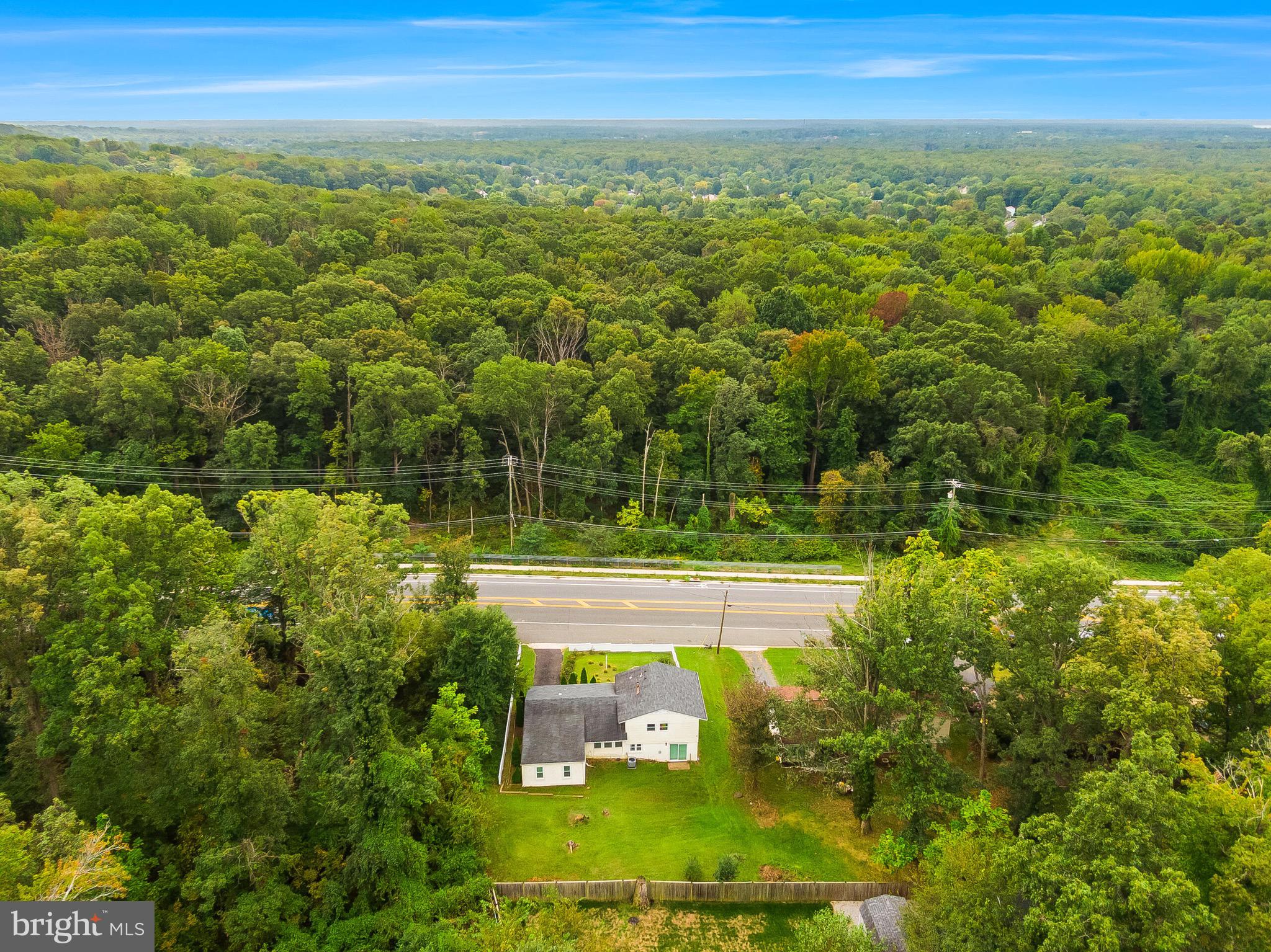 6624 Telegraph Road Alexandria, VA 22310 - Photo 31 of 36 a view of a yard with an ocean view