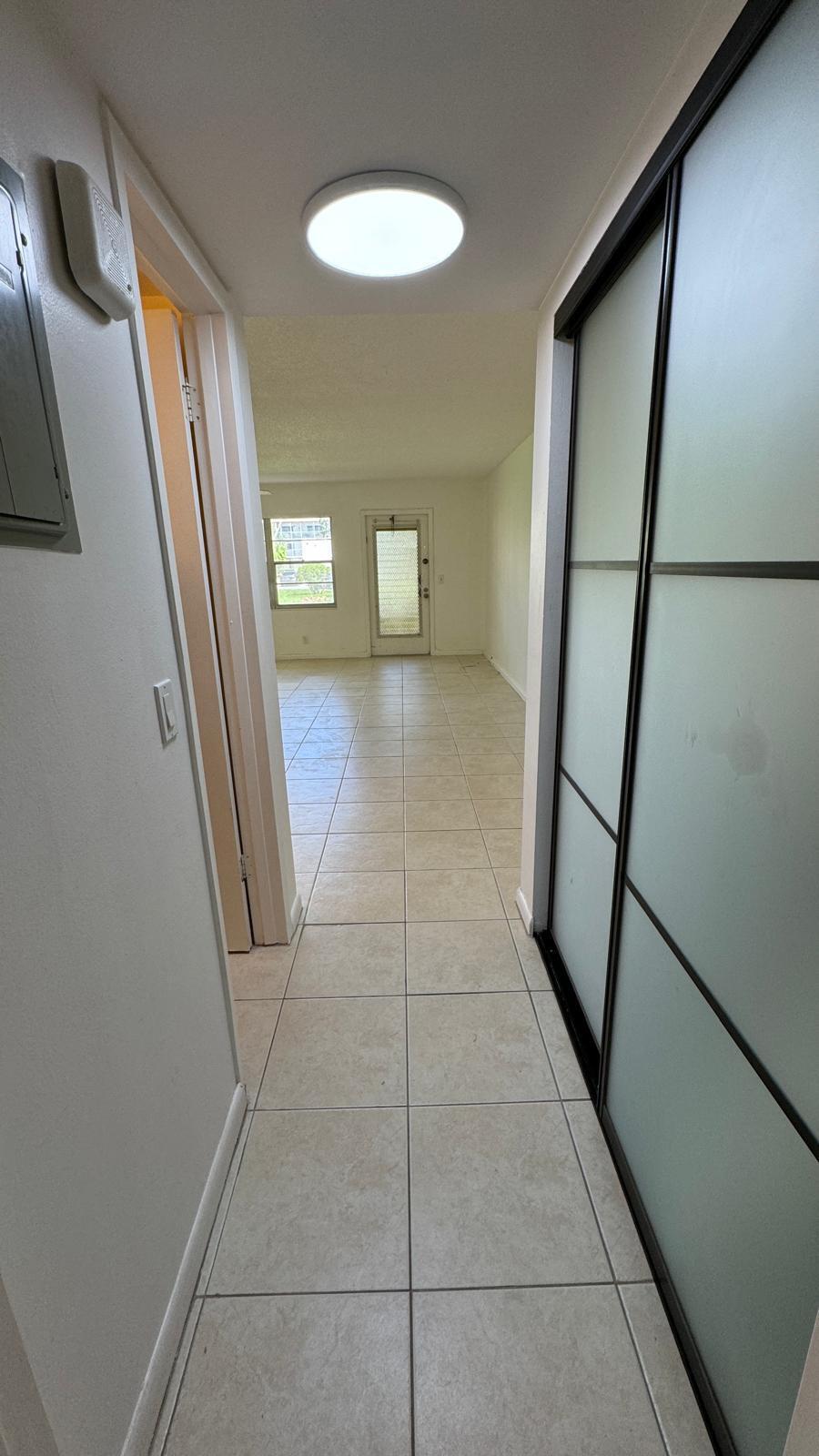174 Mansfield F, Unit 174 Boca Raton, FL 33434 - Photo 16 of 30 HALLWAY