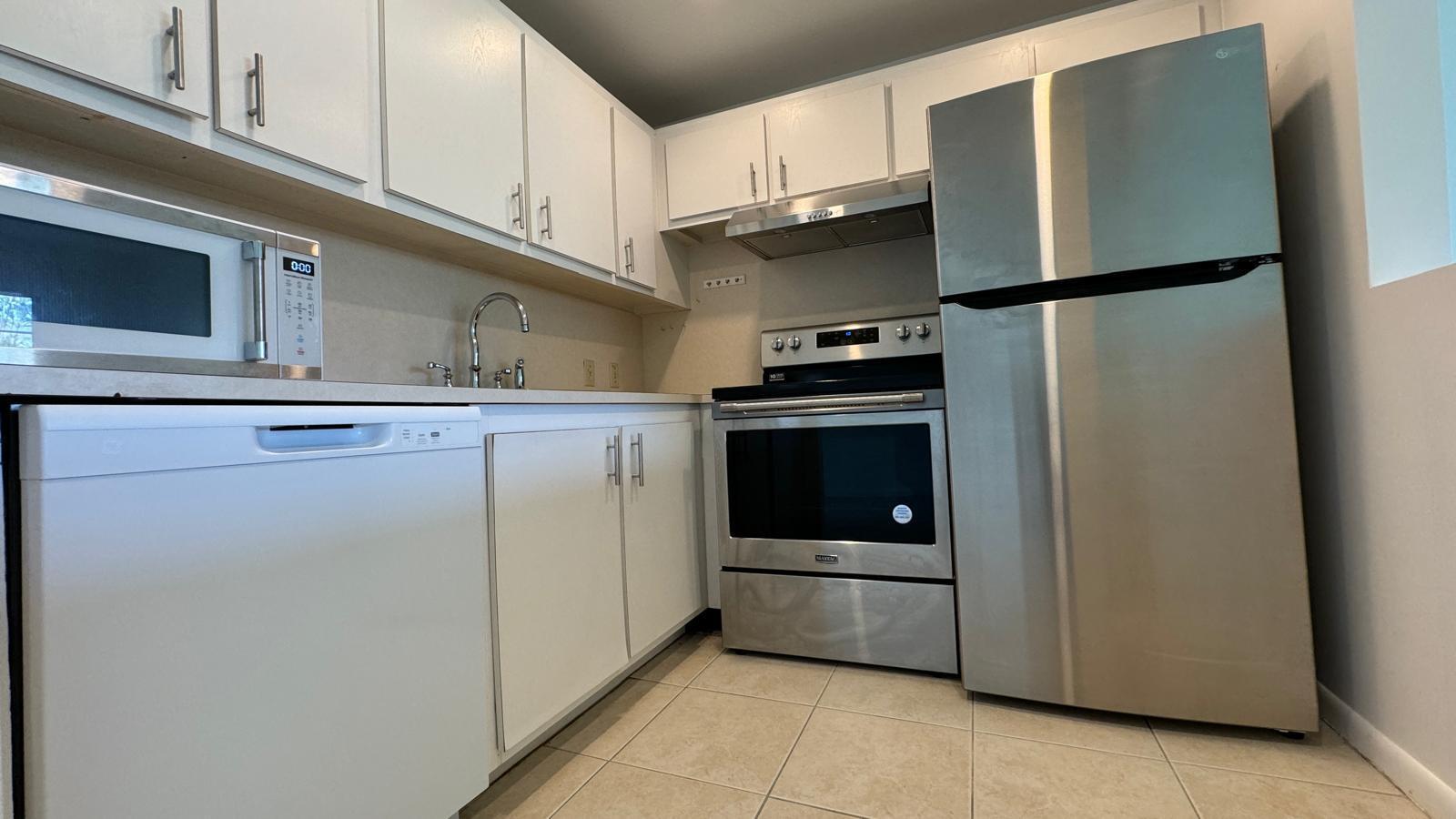 174 Mansfield F, Unit 174 Boca Raton, FL 33434 - Photo 6 of 30 KITCHEN 5 - BEST 2