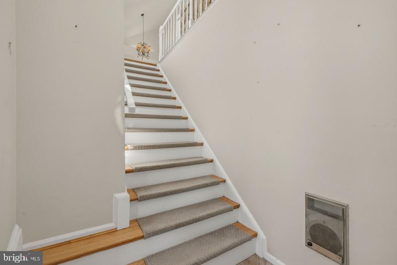 1473 Church Hill Place Reston, VA 20194 - Photo 4 of 35