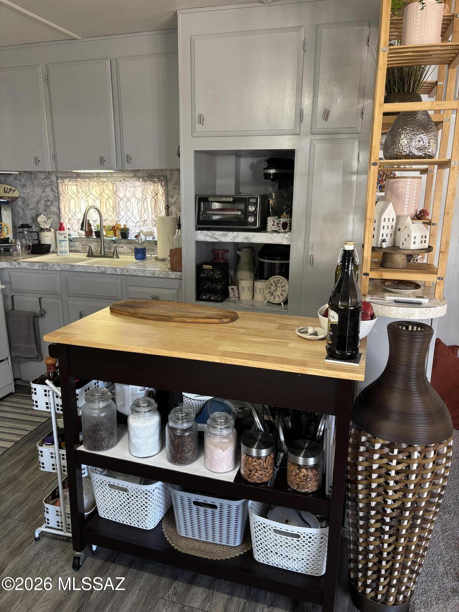 4315 North Flowing Wells Road, Unit 59 Tucson, AZ 85705 - Photo 13 of 23 Kitchen