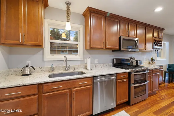 $1,075,000 | 3290 South Gillenwater Drive, Flagstaff, AZ 86005