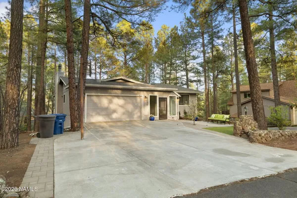 $1,075,000 | 3290 South Gillenwater Drive, Flagstaff, AZ 86005