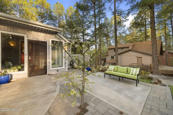 $1,075,000 | 3290 South Gillenwater Drive, Flagstaff, AZ 86005