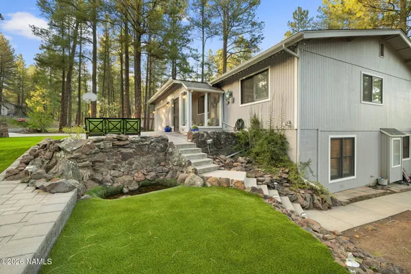 $1,075,000 | 3290 South Gillenwater Drive, Flagstaff, AZ 86005