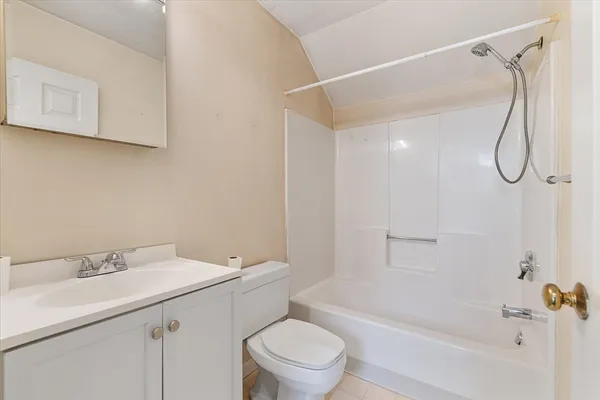 $325,000 | 2101 Halcyon Drive, Unit 2101, Worcester, MA 01606