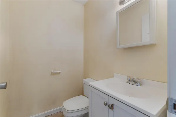 $325,000 | 2101 Halcyon Drive, Unit 2101, Worcester, MA 01606