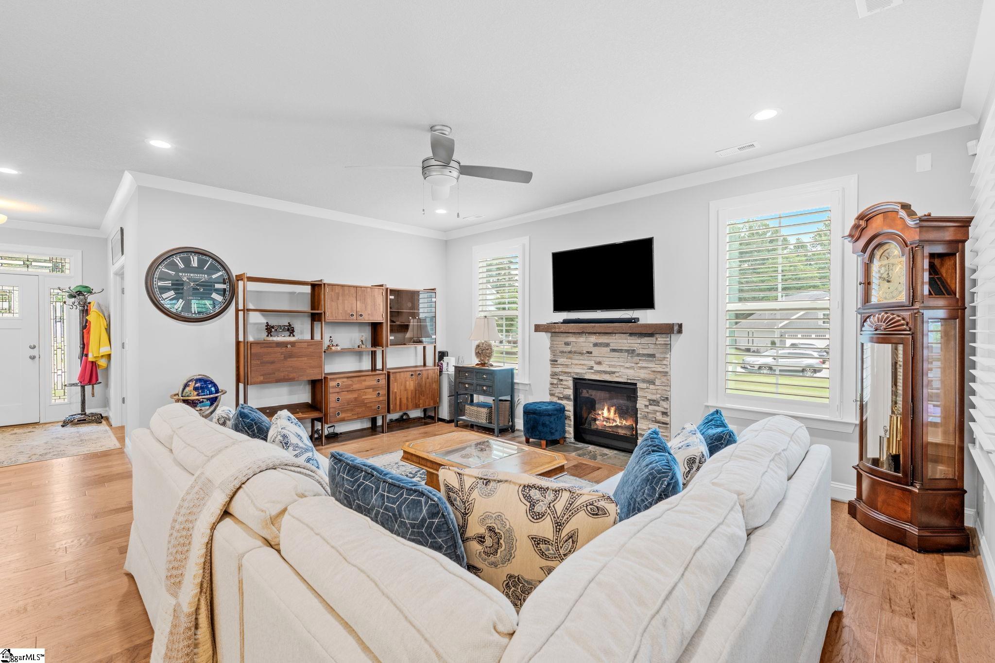 313 Maple Springs Drive Greer, SC 29651 - Photo 6 of 19