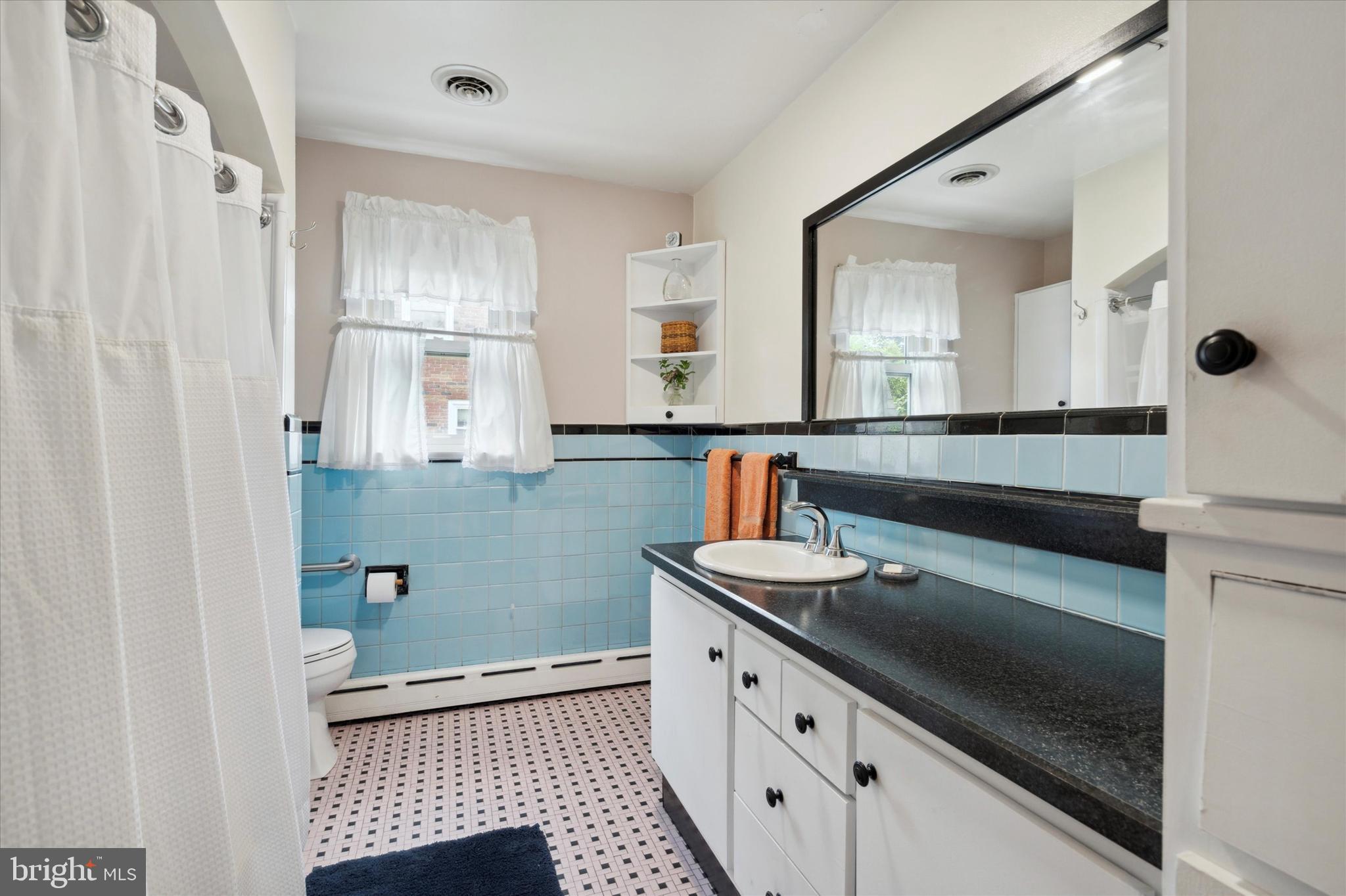 4630 Hillside Road Reading, PA 19606 - Photo 13 of 36 FULL bath in hallway