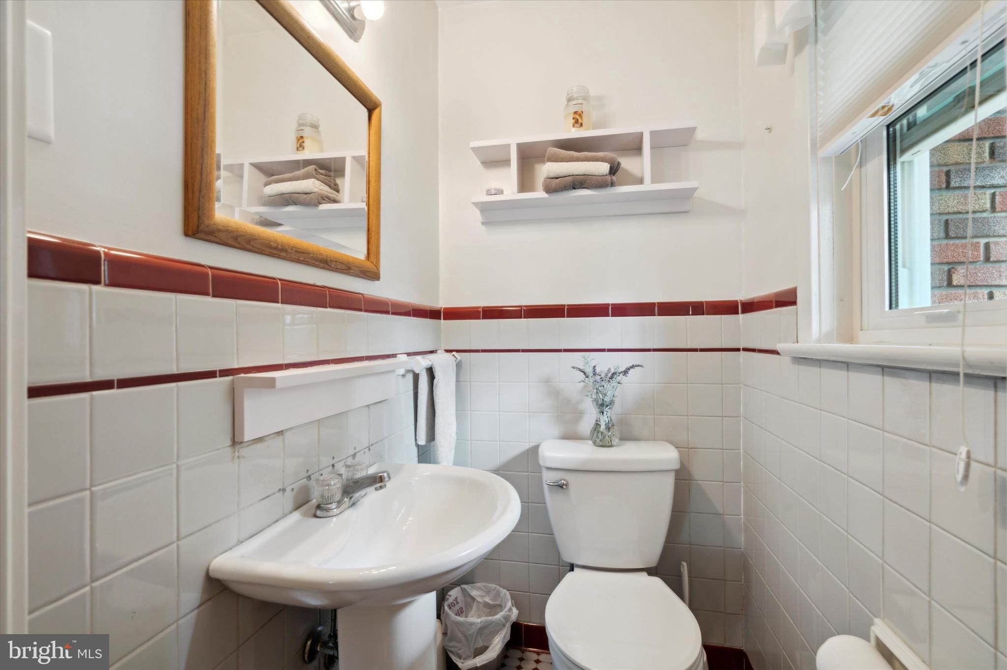 4630 Hillside Road Reading, PA 19606 - Photo 14 of 36 Powder room