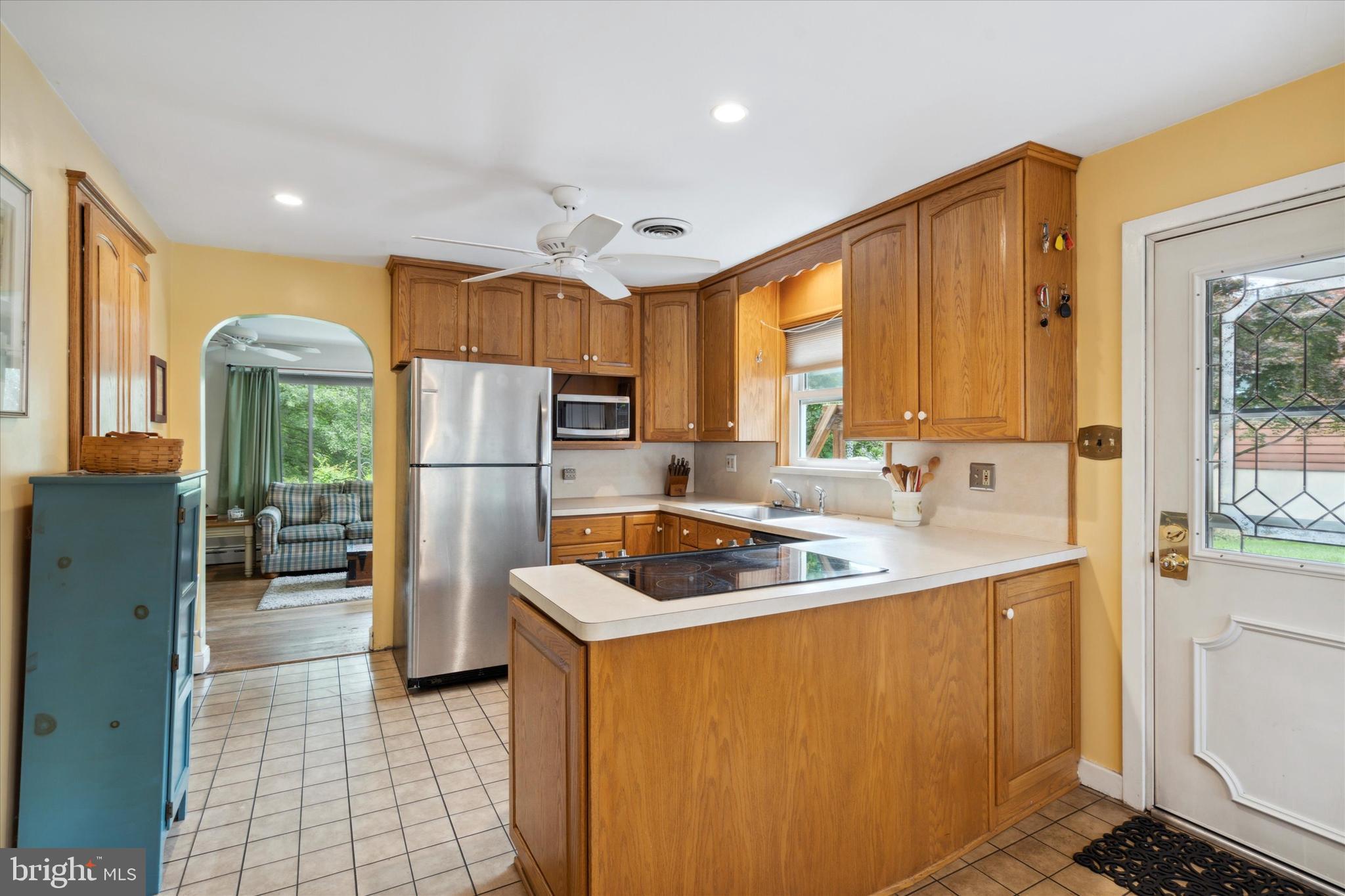 4630 Hillside Road Reading, PA 19606 - Photo 6 of 36 Kitchen