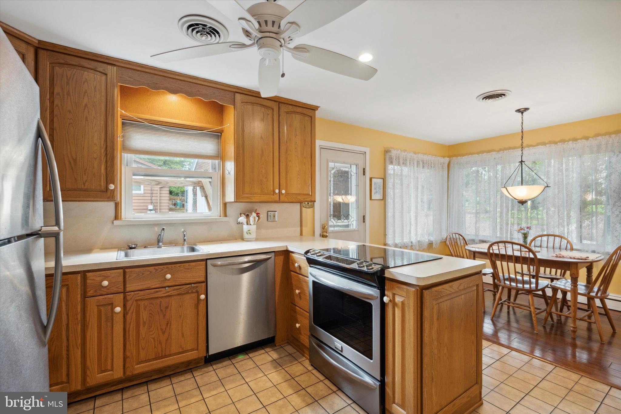 4630 Hillside Road Reading, PA 19606 - Photo 7 of 36 Kitchen
