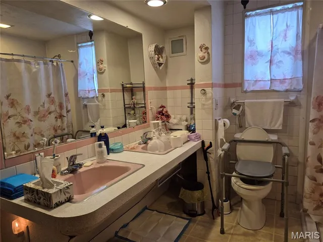 $105,000 | 1530 Johnson Road, Granite City, IL 62040