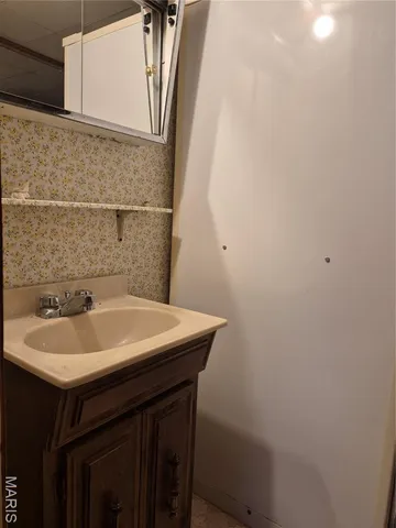 $105,000 | 1530 Johnson Road, Granite City, IL 62040