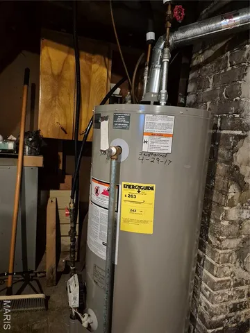 $105,000 | 1530 Johnson Road, Granite City, IL 62040