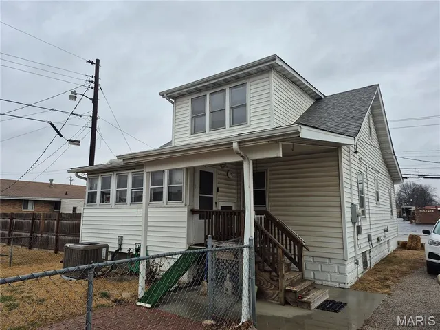 $105,000 | 1530 Johnson Road, Granite City, IL 62040