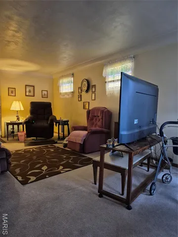 $105,000 | 1530 Johnson Road, Granite City, IL 62040