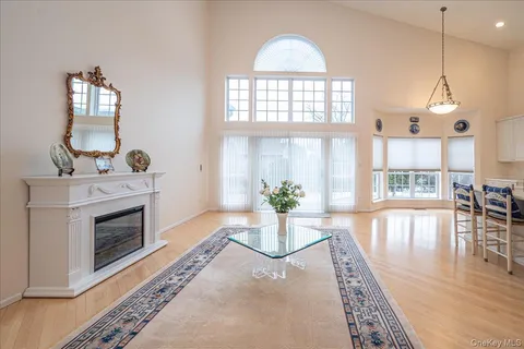 $1,099,000 | 205 Windwatch Drive, Hauppauge, NY 11788