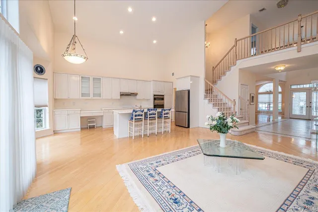 $1,099,000 | 205 Windwatch Drive, Hauppauge, NY 11788