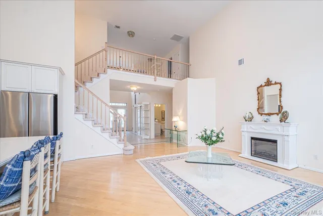 $1,099,000 | 205 Windwatch Drive, Hauppauge, NY 11788