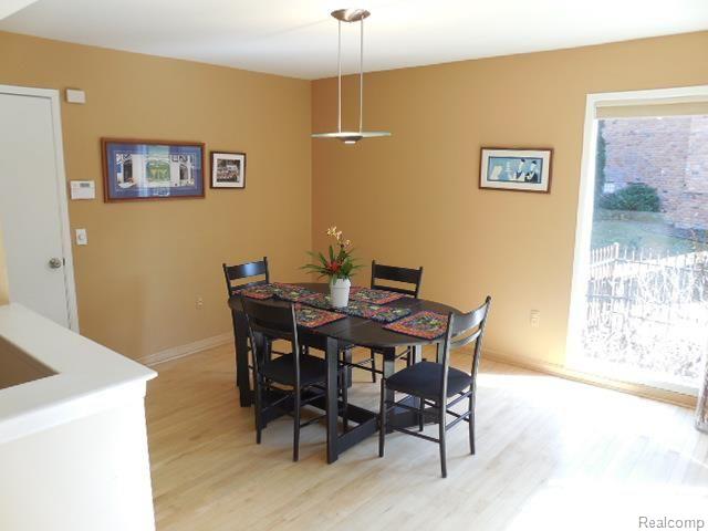 900 Stag Ridge Road Rochester, MI 48309 - Photo 9 of 31 DSCN0809.jpg
