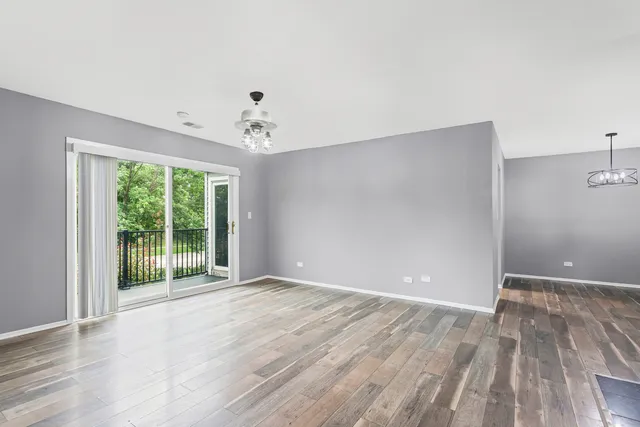 $270,000 | 7050 Brighton Court, Unit 204, Woodridge, IL 60517