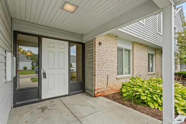$270,000 | 7050 Brighton Court, Unit 204, Woodridge, IL 60517