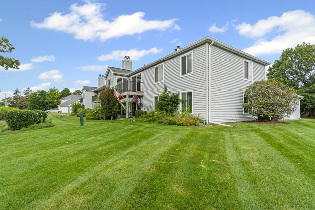 $270,000 | 7050 Brighton Court, Unit 204, Woodridge, IL 60517